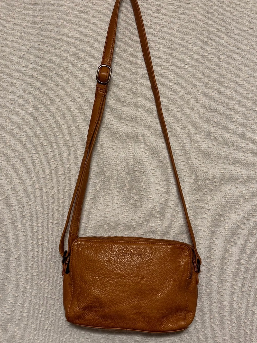 Leather Pebble Crossbody Bag in Tan — Adjustable Strap